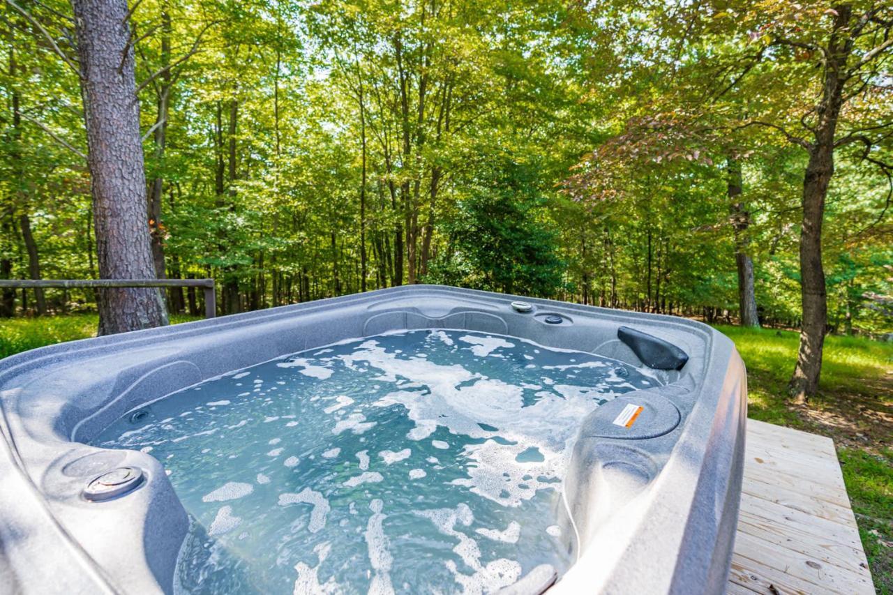 River Access Cabin With Hot Tub, Fire Pit, & Wifi! Morton Grove Extérieur photo